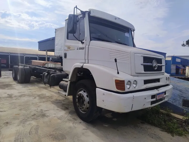 Mercedes-Benz 1620 2006